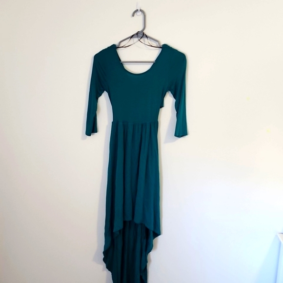 Forever 21, small, teal color. Beautiful, elegant, classy, flowy dress. - Picture 2 of 6